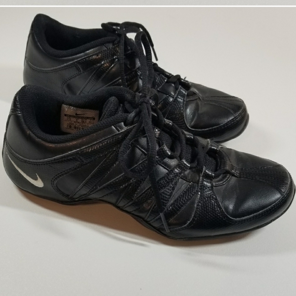 Black Nike Women's Musique IV Shoes Size 7.5